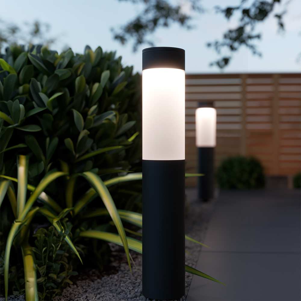 London USB Solar Post Light - Anthracite Edition view 1