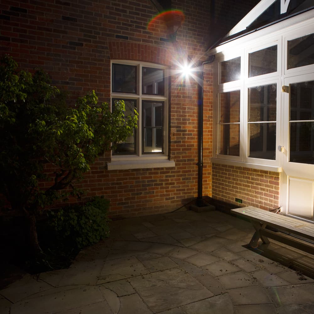 Guardian Solar Powered Outdoor Security Floodlight supporting image 1