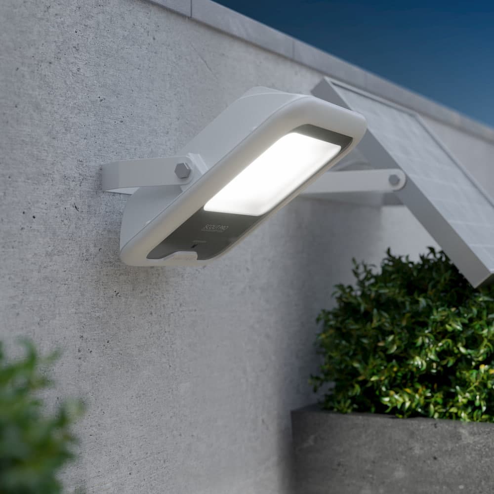 Scout Pro Solar Floodlight supporting image 1