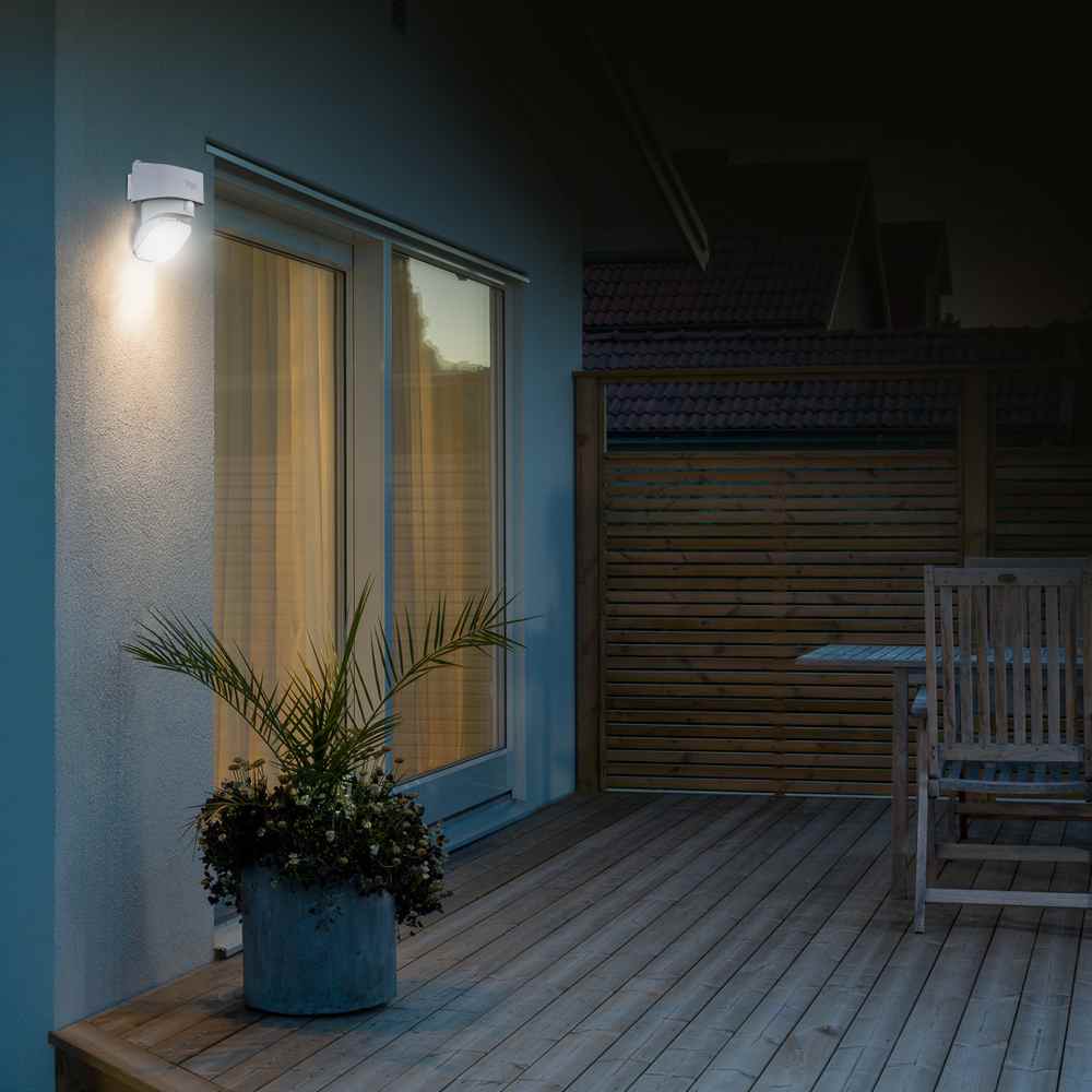 Orion Adjustable Solar Motion Detector Light supporting image 1