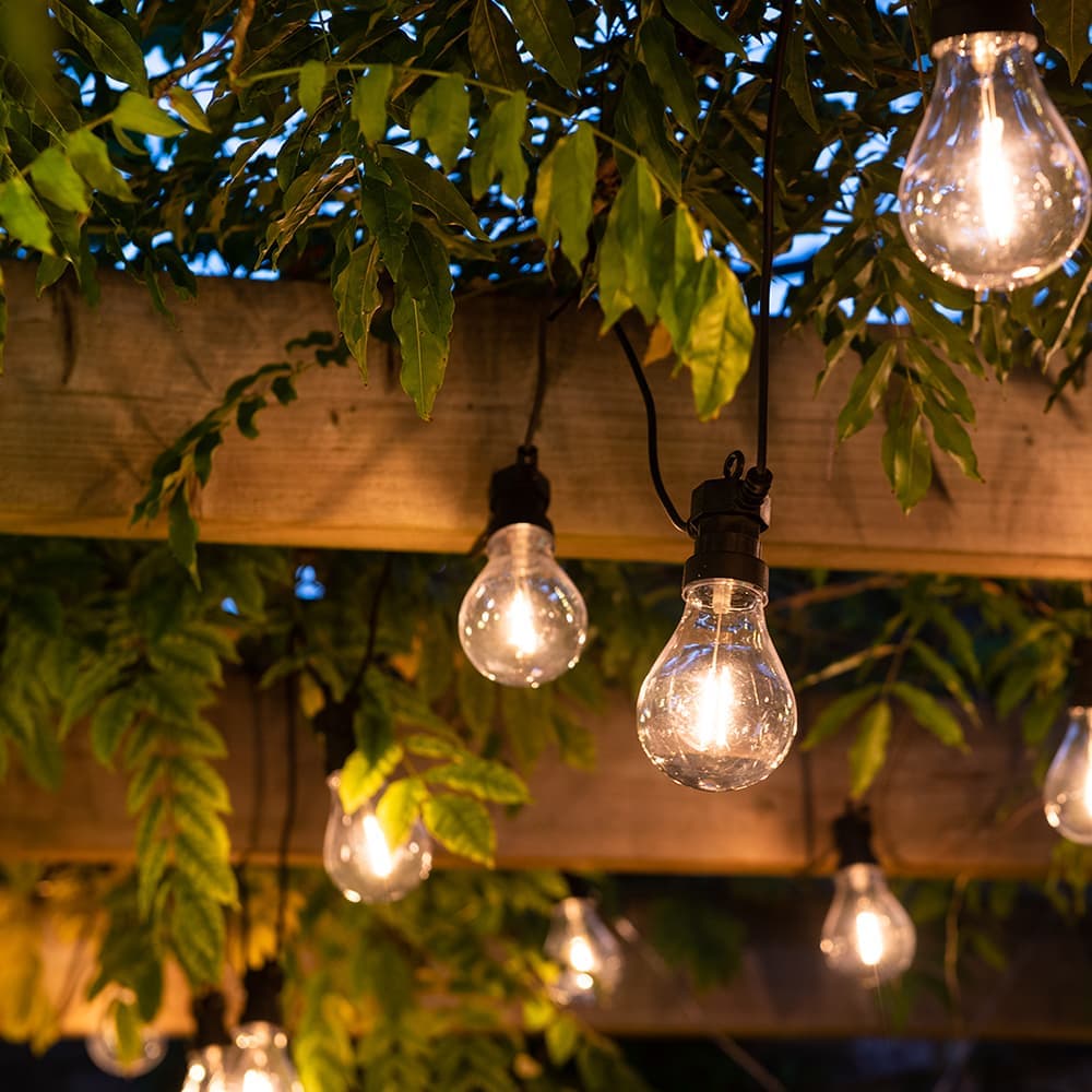 Solar festoon lights