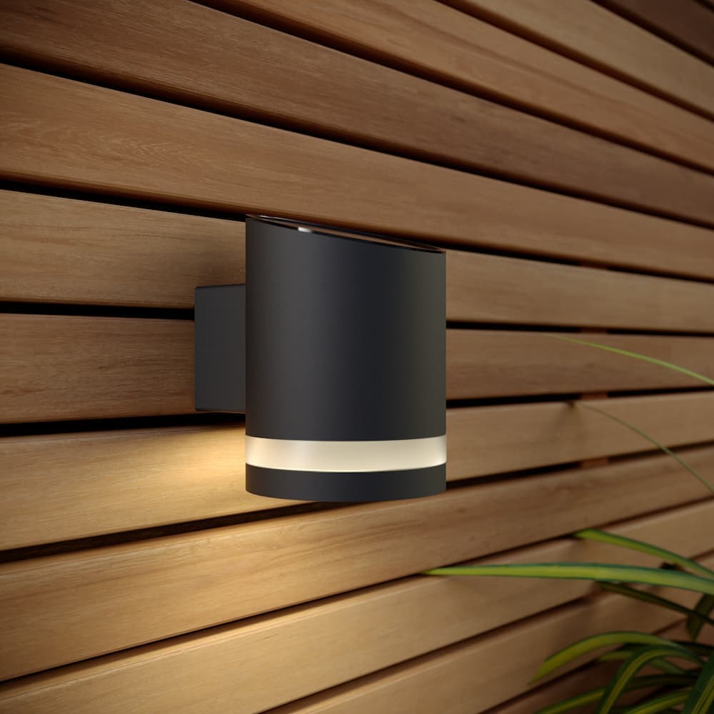 Truro Solar Wall Light - Anthracite Edition key features