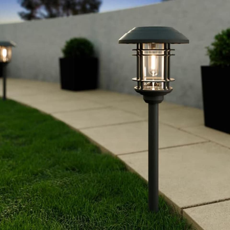 Dartington Premium Solar Garden Light view 1