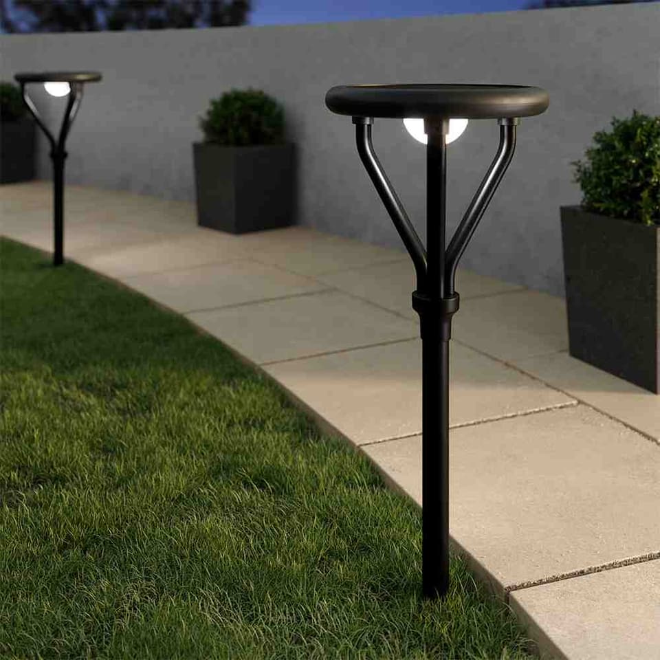 Luna Premium Solar Garden Light view 1