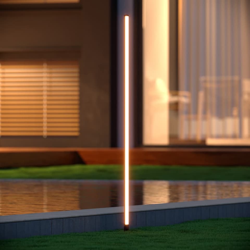 Fluoro Solar USB Post Light view 1