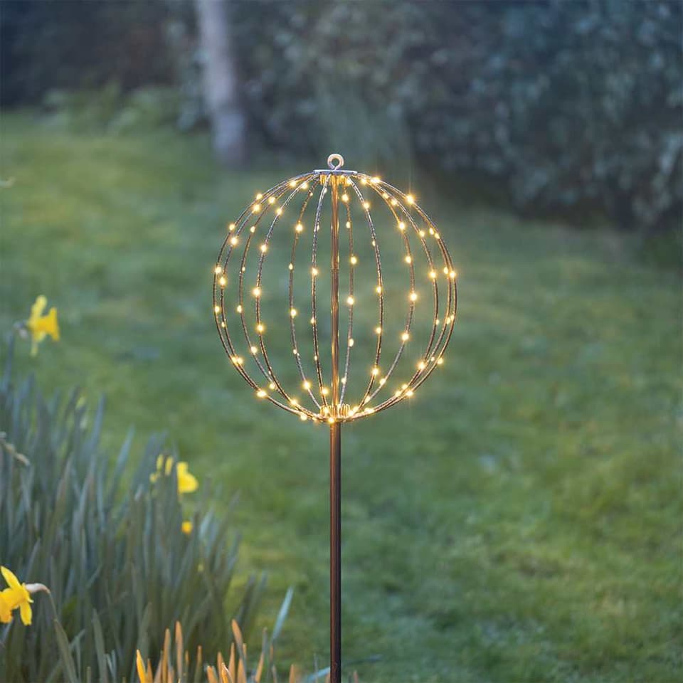 Shadforth Solar Sphere Stake Light view 1