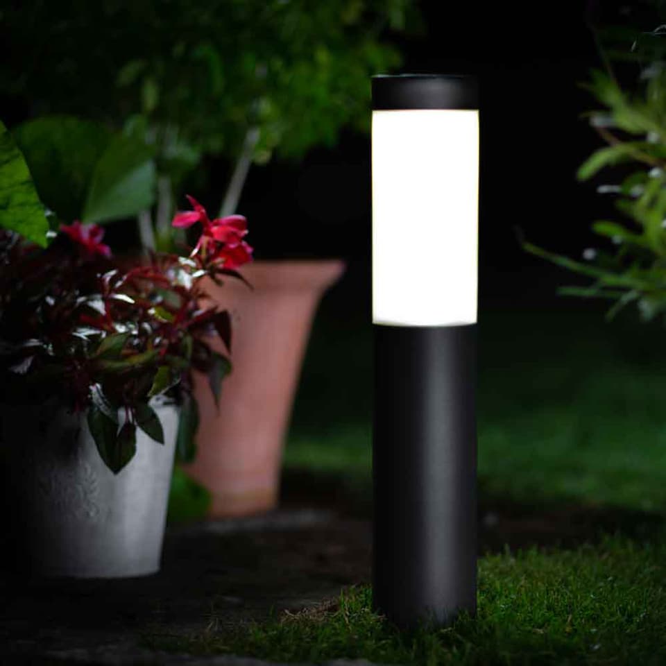 London XT Solar Post Light - Anthracite Edition view 3
