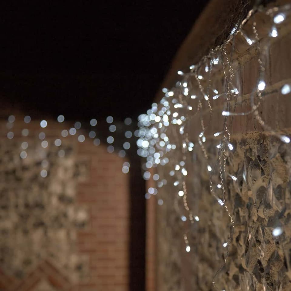 Lumify USB Solar Christmas Icicle Lights - 300 LEDs view 3
