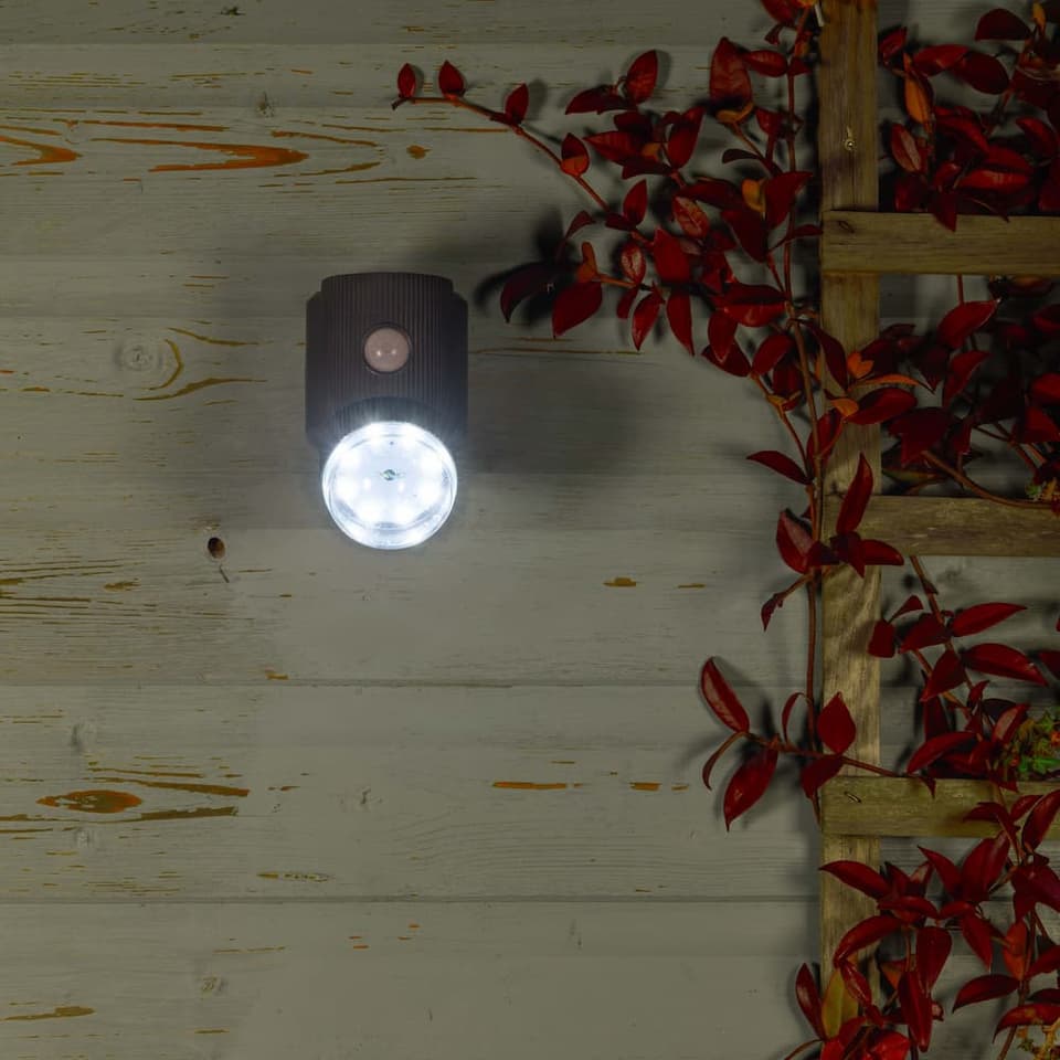 SentryTwist Solar Security Light view 2