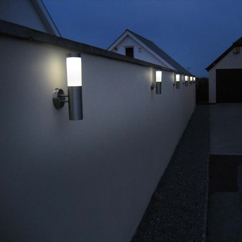 Canterbury Solar Wall Light view 3