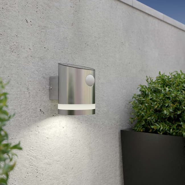 Truro Solar Motion Light view 1